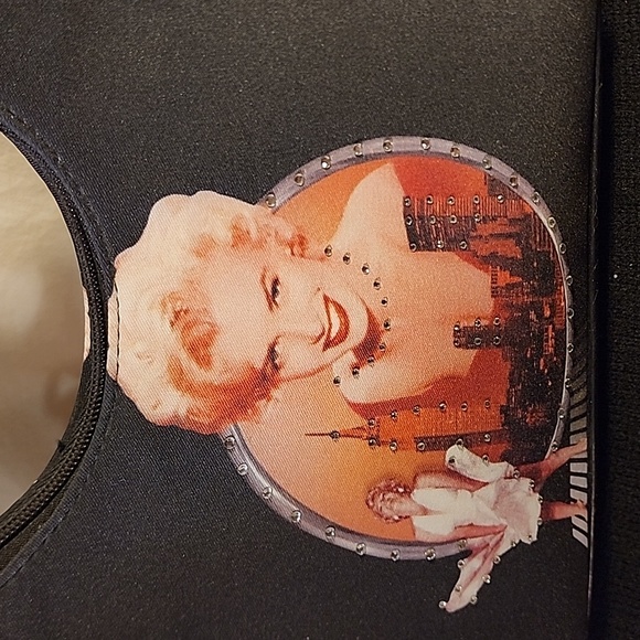 Marilyn Monroe Short Shoulder Purse - Picture 8 of 11